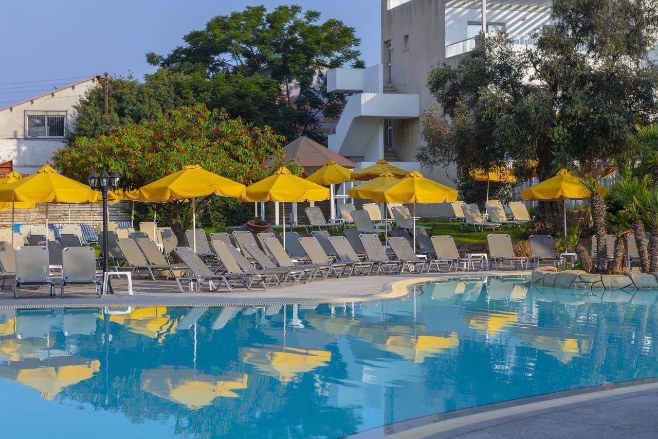 Mayfair Gardens Pafos Exterior foto